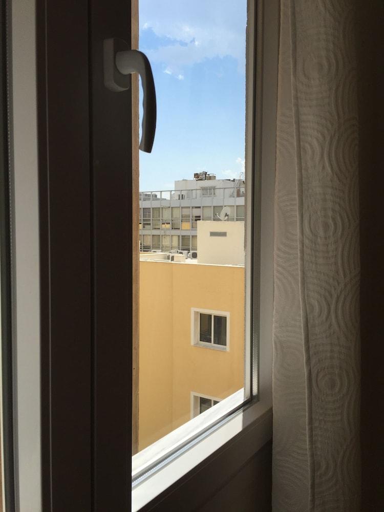 Dema Luxury Suites - Perikleous E1 Athena Bagian luar foto